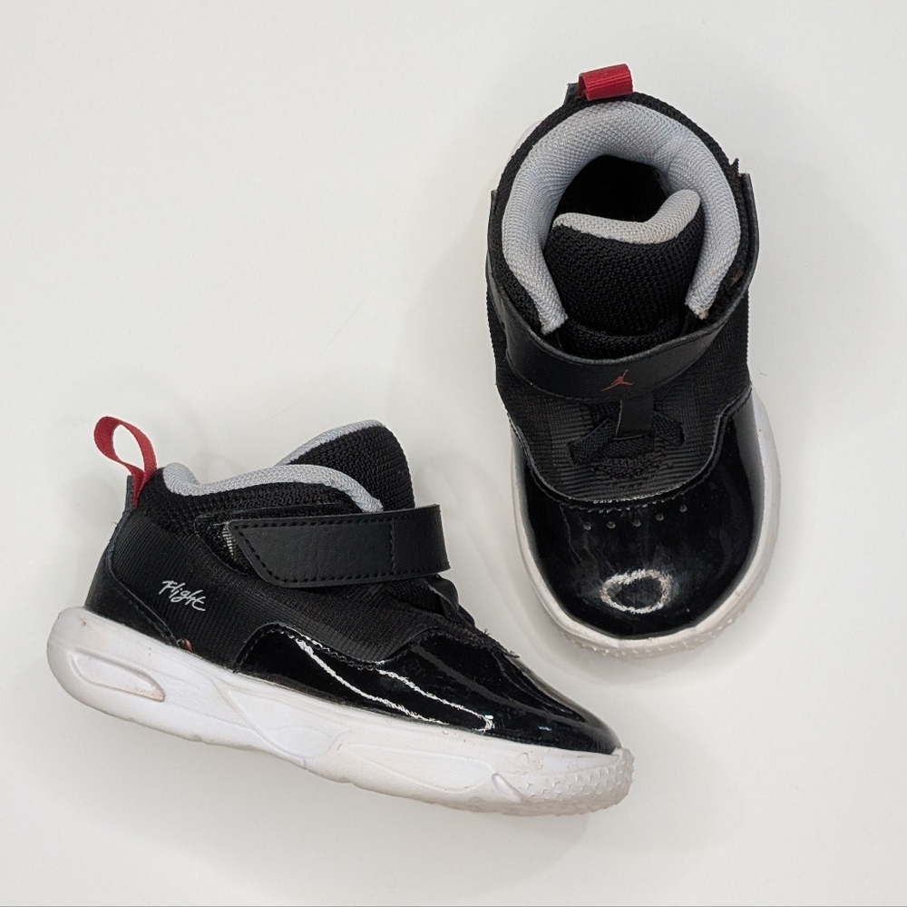 Kids Black and White Sneakers👟 Nike Air Jordan Toddler Sneakers — 6C